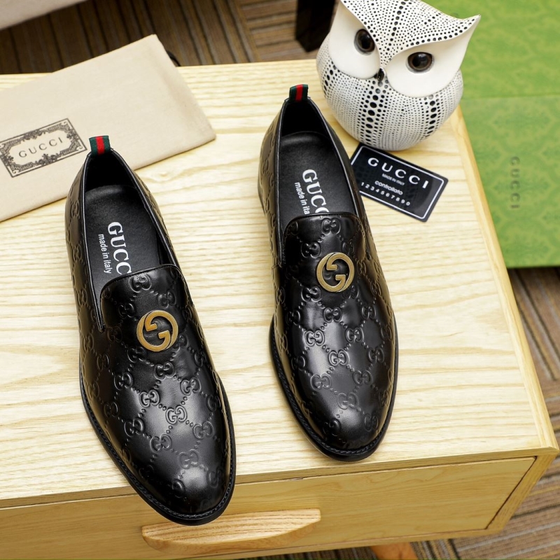 G*u*i leather shoes